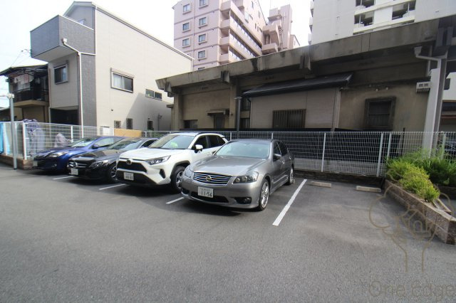 スプランティッド新大阪Ⅲの駐車場
