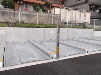 【駐車場】