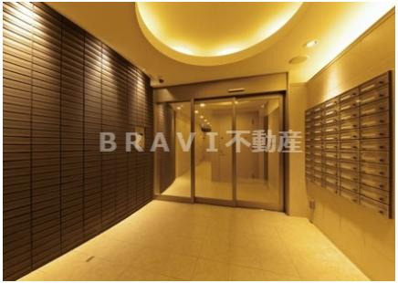 レジデンス心斎橋 BRAVI不動産のエントランス|【レジデンス心斎橋】建物の内部です