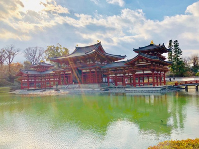 【周辺】 | 宇治市宇治東内　中古テラスハウス | 【平等院鳳凰堂】10円玉で有名な、世界遺産『宇治平等院』の平等院表門まで徒歩13分。生活便利でありながら少し足を運ぶと観光地がある贅沢な環境です。