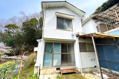 【外観】 | 宇治市宇治東内　中古テラスハウス | 令和4年4月末予定のリフォームでは、お庭の造作も致します。