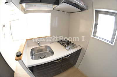 【キッチン】 | アドバンス大阪城アンジュ | コンパクトなキッチンで掃除もラクラク