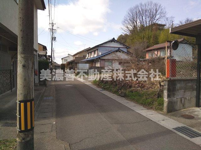５８５５４　岐阜市北一色土地の前面道路含む現地写真