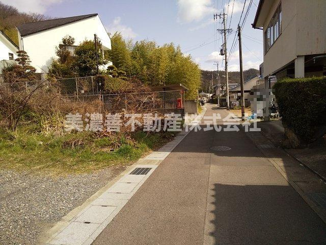 ５８５５４　岐阜市北一色土地の前面道路含む現地写真