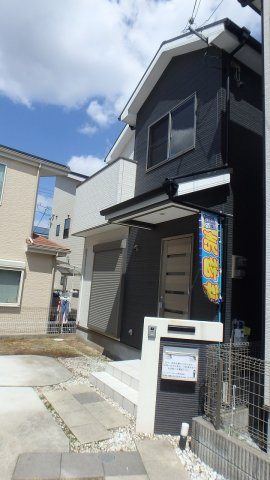 大阪狭山市茱萸木3丁目戸建ての外観