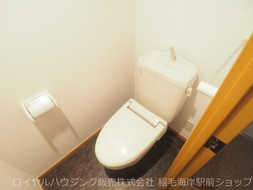 清潔感あるお手洗いスペースです。