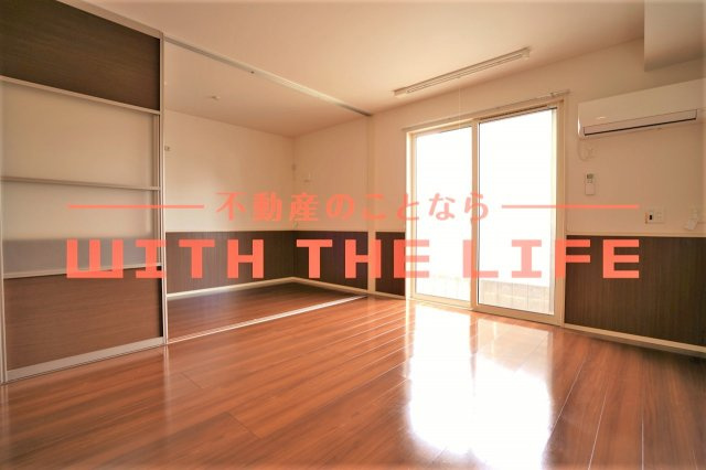 フロレゾン【10，000円キャッシュバック対象物件】の居間・リビング|居間です