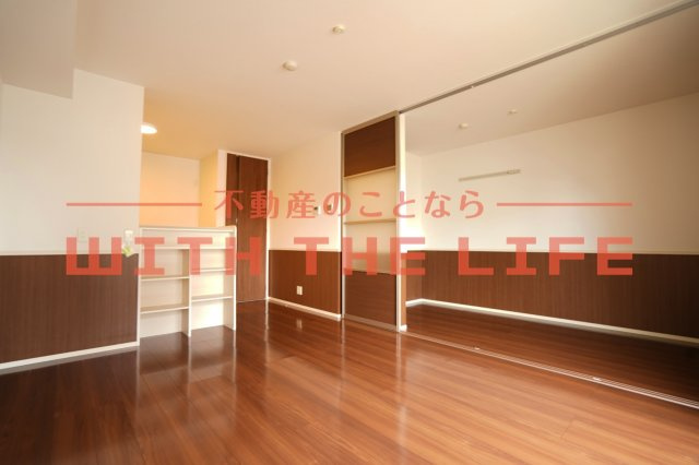 フロレゾン【10，000円キャッシュバック対象物件】の居間・リビング|ゆったりとした居間です