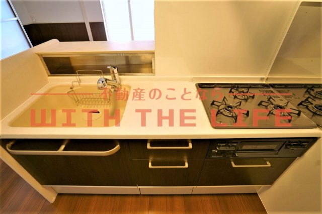 フロレゾン【10，000円キャッシュバック対象物件】のキッチン|コンパクトなキッチンで掃除もラクラク