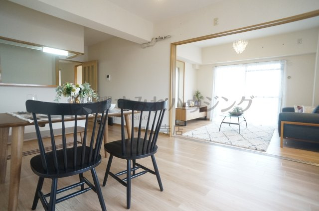 メゾンドール荒牧の洋室