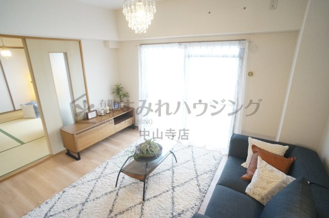 メゾンドール荒牧の居間・リビング