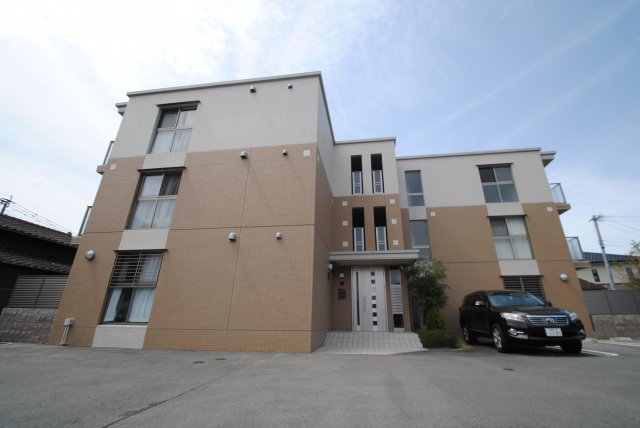 グランドゥールステラの外観