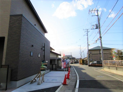 【前面道路含む現地写真】 | エンゼルハウス　甲斐市大下条 | 前面道路含む現地写真です