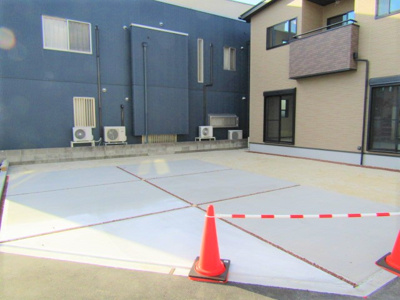 【駐車場】 | エンゼルハウス　甲斐市大下条 | 駐車場に車を止められます