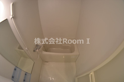 【浴室】 | 旧プライムアーバン松屋町 | お風呂です
反転
