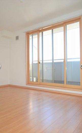 【寝室】 | ソルビオス | 寝室は7.7帖あり少し広めですね。