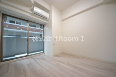 【居間・リビング】 | プレサンス天満橋ヴェルエラ | ゆったり過ごせるリビングです