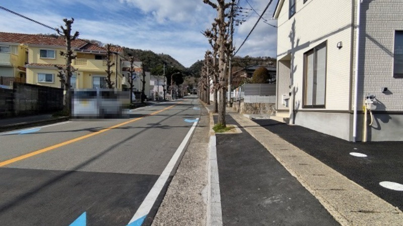 池田市畑３丁目の新築一戸建の前面道路含む現地写真