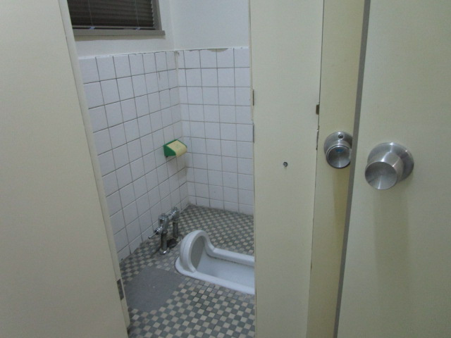 十三ビルのトイレ