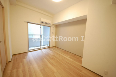 【居間・リビング】 | ララプレイス大手通LD | ゆったりとした居間です