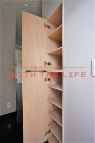 エリコーポⅡ【キャッシュバック対象物件】の収納|ちょっとした収納スペースも充実しています