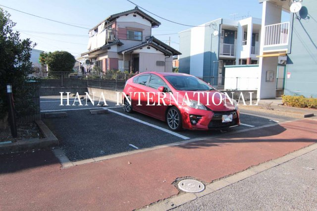 レオパレスアークⅡの駐車場