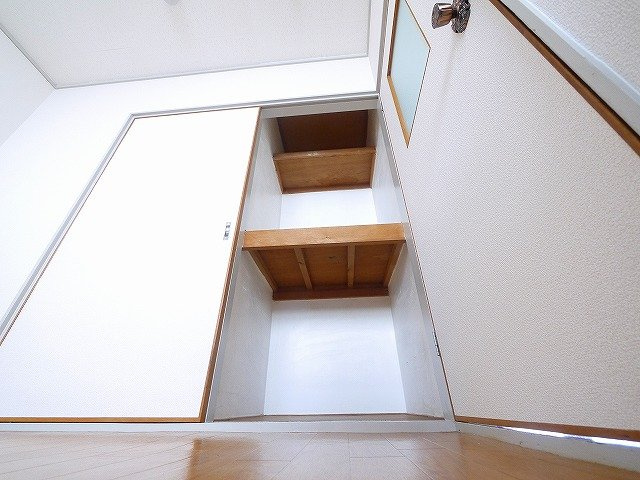 緑町ハイツの収納|こまごまとしたものを収納できそうですね