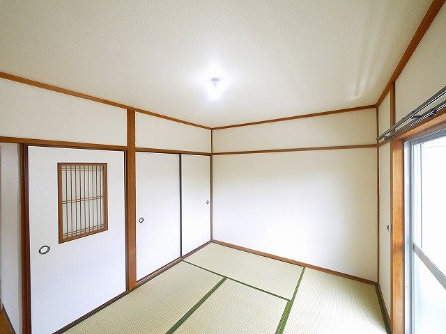 緑町ハイツの和室|日本らしい落ち着いた雰囲気の和室です