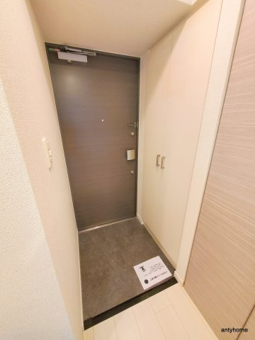 プレサンス立売堀アーバンスタイル　仲介手数料無料の玄関