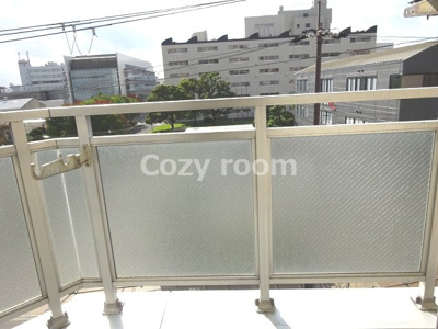 【バルコニー】 | ライブステーション江坂 | 開放的で明るい空間を演出してくれる南向きバルコニーです