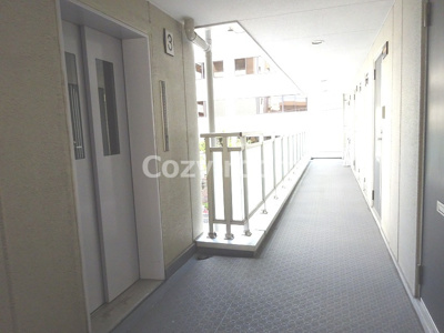 【その他共用部分】 | ライブステーション江坂 | 共有廊下です