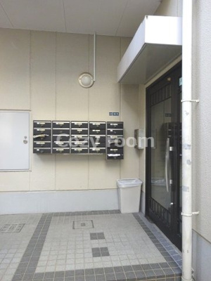 【エントランス】 | ライブステーション江坂 | 落ち着いたエントランスです