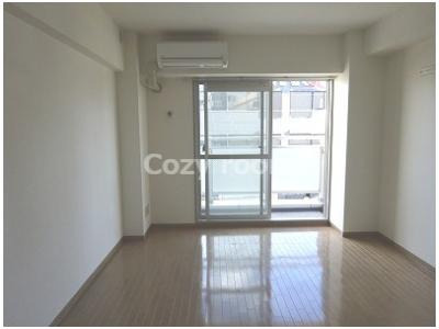 【洋室】 | ライブステーション江坂 | 南向きで明るい洋室です