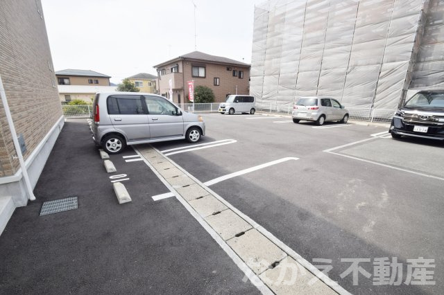 【駐車場】 | 車をお持ちの方に嬉しい駐車場付きの物件です