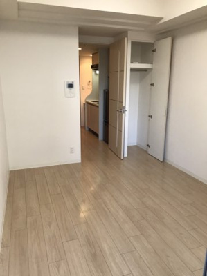 【居間・リビング】 | プレサンス難波元町 | ★洋室6帖★