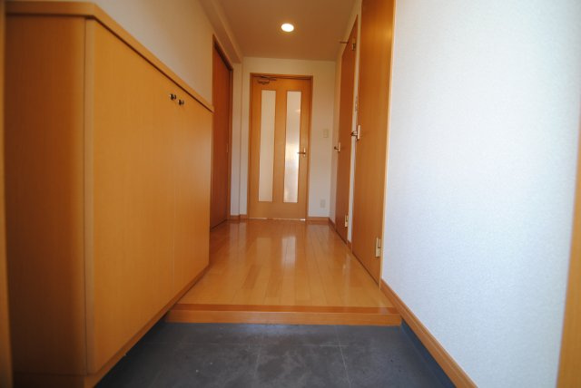 キャッスルコートの玄関|内装イメージ：同物件別室