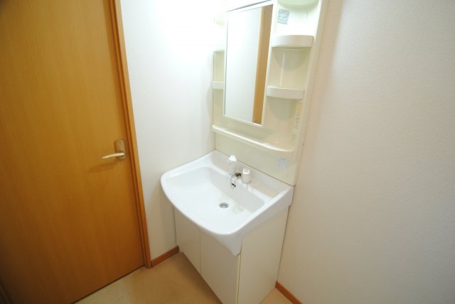 キャッスルコートの独立洗面台|内装イメージ：同物件別室