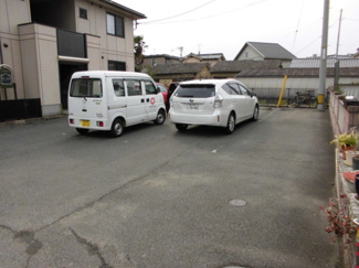 【駐車場】 | セジュールシャルマン | 駐車場があるので、車を買う予定の方も安心です