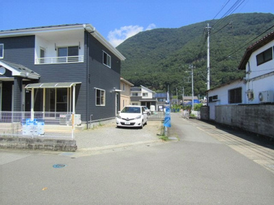 【前面道路含む現地写真】 | 中古戸建 甲府市桜井町 | 前面道路含む現地写真です