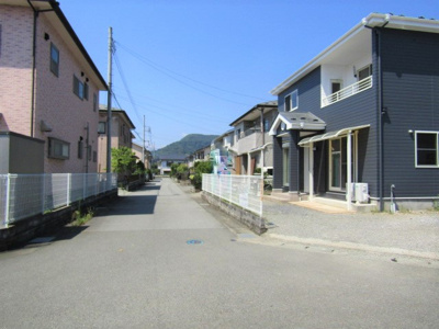 【前面道路含む現地写真】 | 中古戸建 甲府市桜井町 | 前面道路含む現地写真です