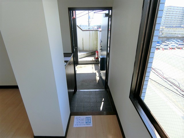 クロノス拝島町Southの玄関