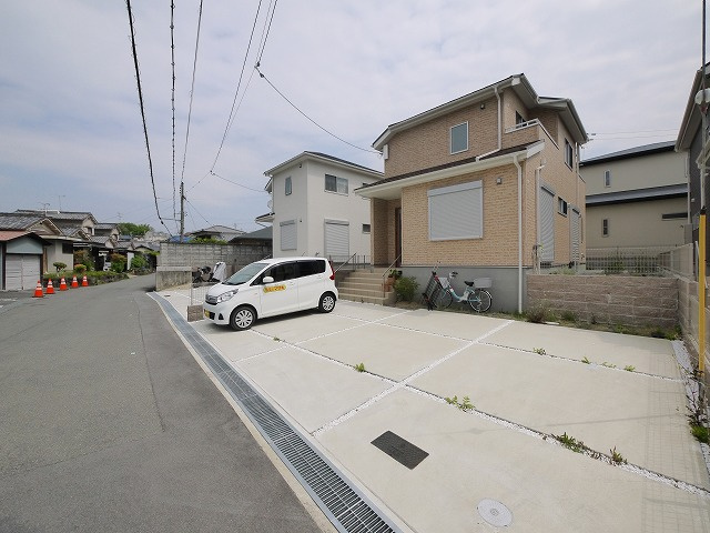 疋田町２丁目戸建の駐車場