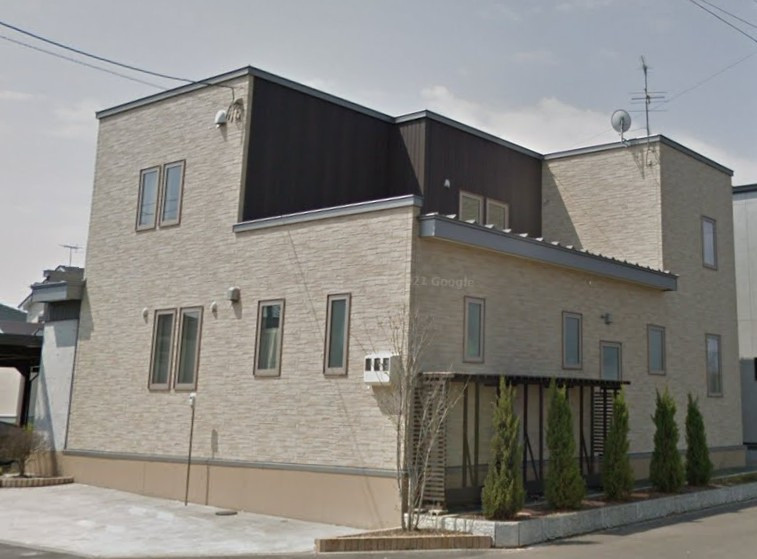 中古住宅 清流東２丁目 リビング吹抜け 庭 駐車３台可 即引渡し可 オール電化 帯広の賃貸 一戸建てなど不動産のことなら帯広不動産