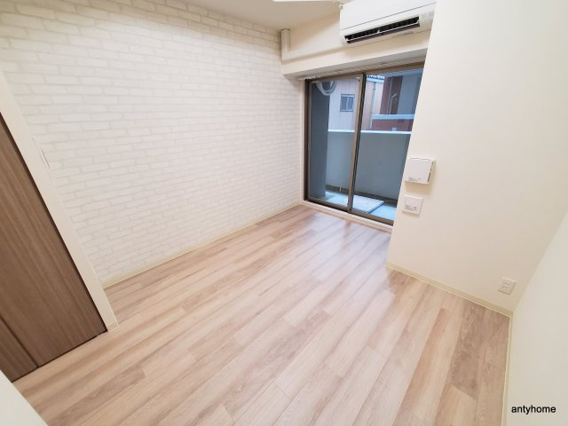 プレサンス天満橋ヴェルエラ　仲介手数料無料の居間・リビング