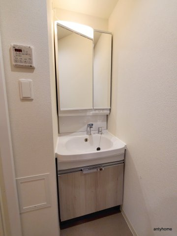 プレサンス天満橋ヴェルエラ　仲介手数料無料の洗面所