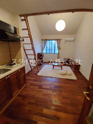 【居間・リビング】 | セザンヌ王ヶ崎 | 別部屋写真です。