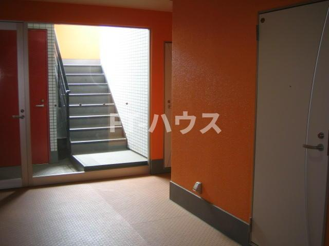 金太郎ヒルズ１８　２０７号室のその他|明るい色の共有部
