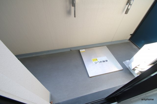 S-RESIDENCE江坂　仲介手数料無料のバルコニー