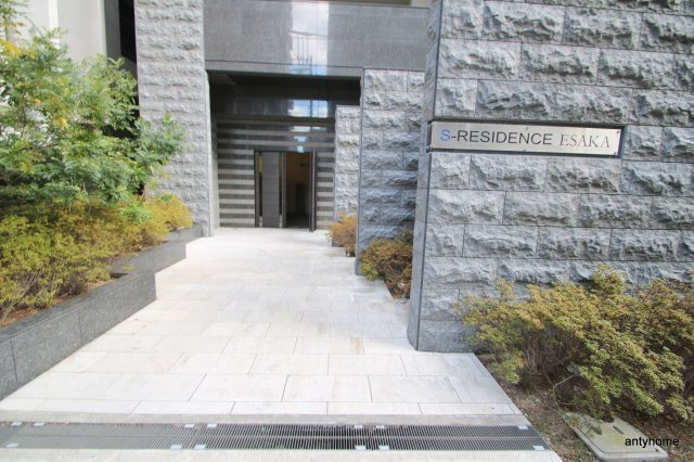 S-RESIDENCE江坂　仲介手数料無料のエントランス