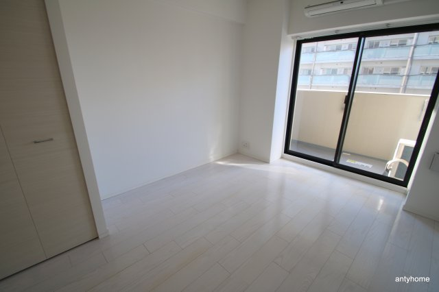 S-RESIDENCE江坂　仲介手数料無料の居間・リビング